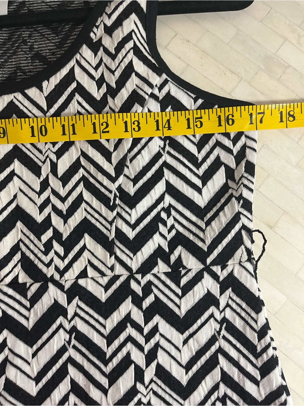 Motherhood Black White Chevron Sleeveless Midi Dress size Small - Picture 7 of 9